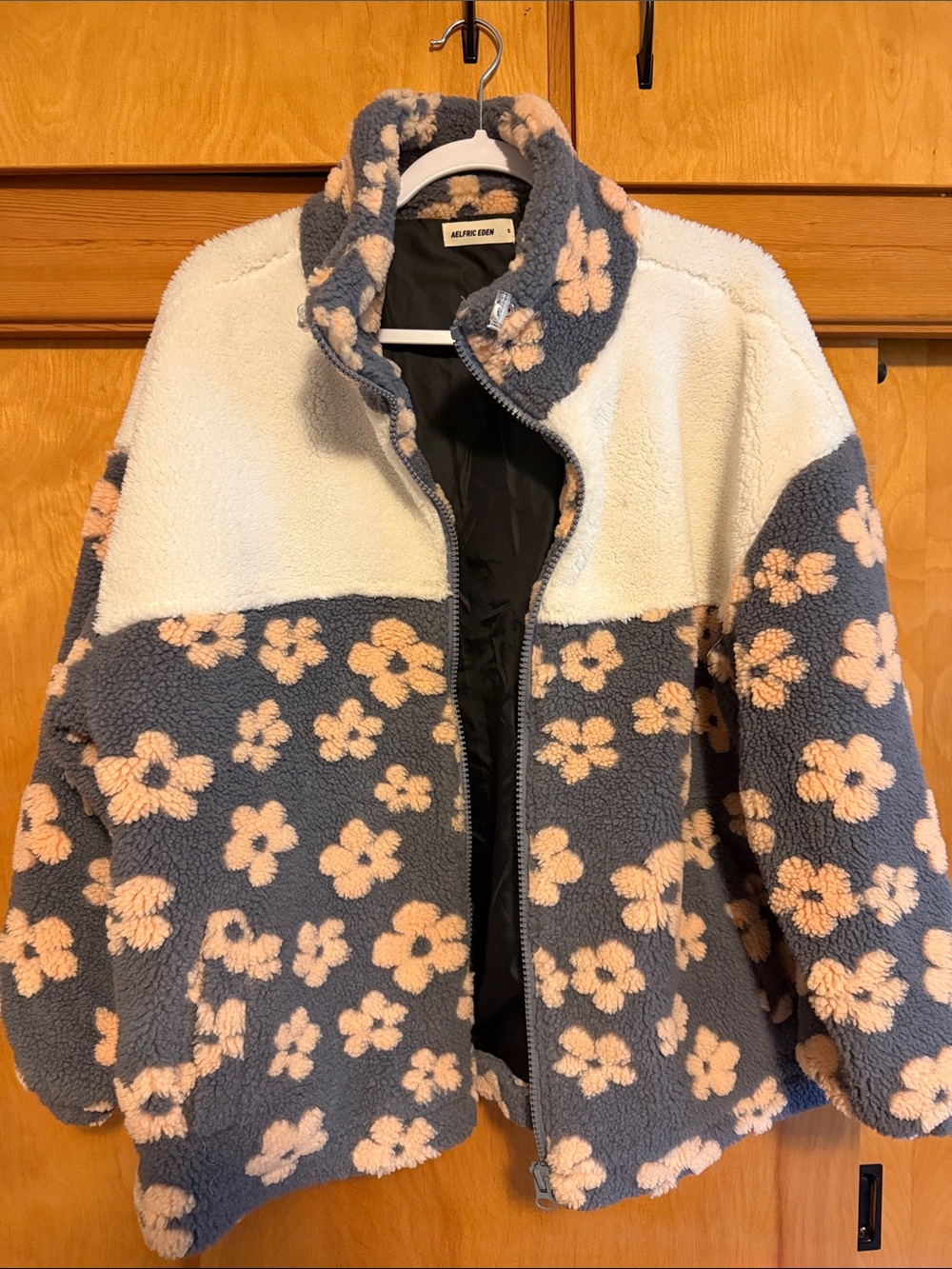 Aelfric Eden Floral Sherpa Jacket in Gray & Peach